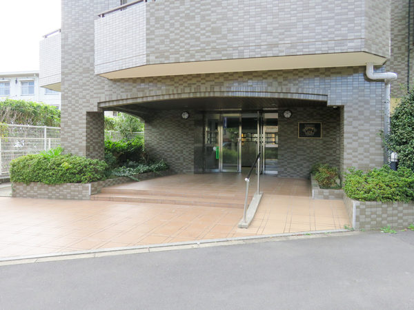 【センチュリー東伏見】エントランス