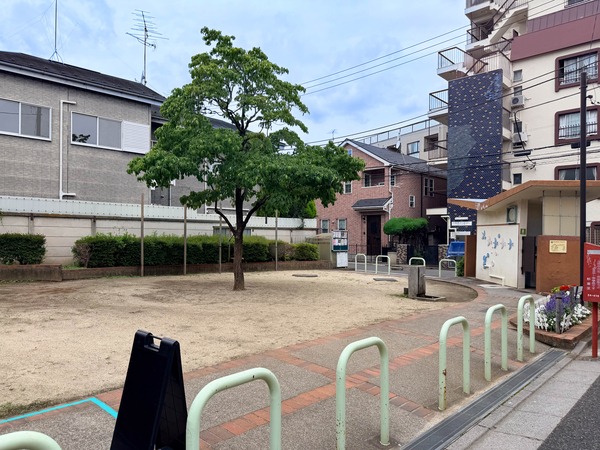 高南小公園まで約240m(徒歩3分) 高南小公園まで約240m(徒歩3分)