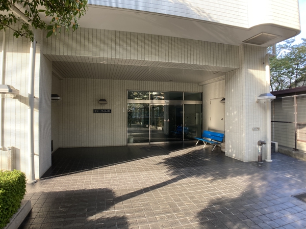 【サン・フォレスト】エントランス