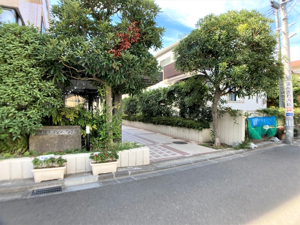【南材木町シティハウス】エントランスアプローチ