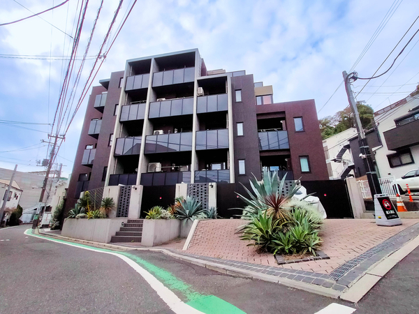 【ベルジェンド横濱南太田アティックス・ステーション】外観