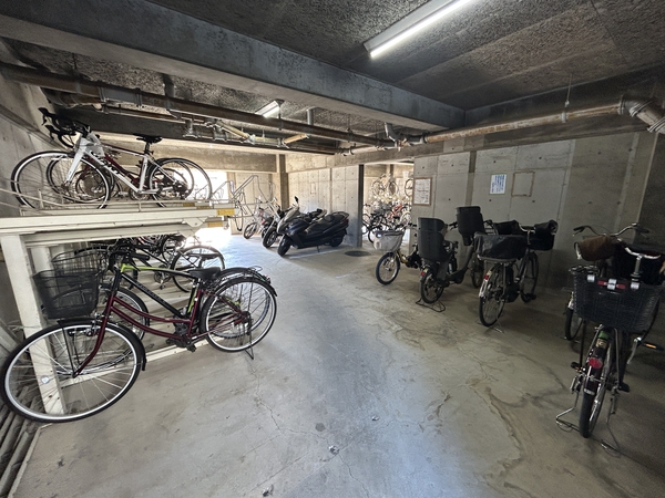 【ユーアイコーポ大宮指扇第2】駐輪場 【ユーアイコーポ大宮指扇第2】駐輪場