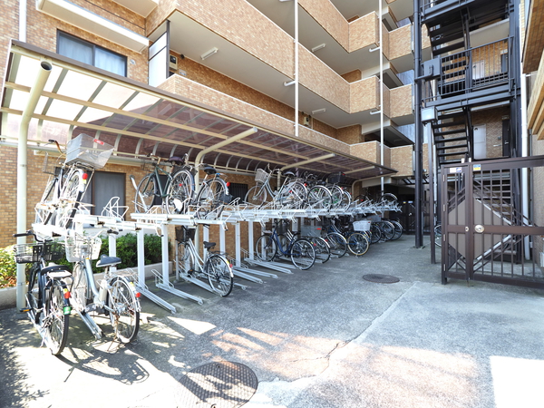 【ライオンズマンション大宮第3】駐輪場 【ライオンズマンション大宮第3】駐輪場