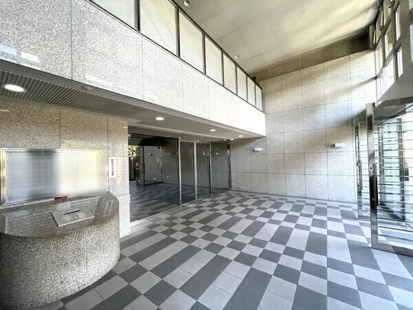 【ヴェルシャトー府中桃山】エントランス