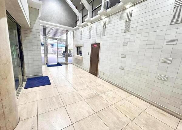 【朝日プラザ天神】エントランス1