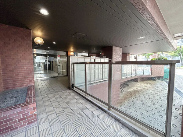 【ライオンズマンション神戸元町第2】エントランス