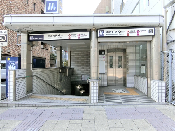 大阪メトロ谷町線・堺筋線「南森町駅」出口まで約１０ｍ