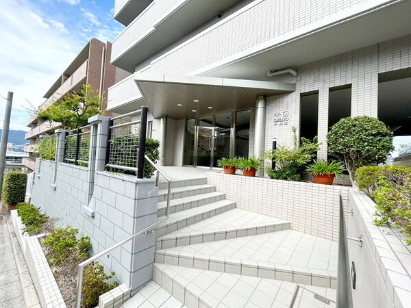 【牛田ロジュマン不動院】エントランス 【牛田ロジュマン不動院】エントランス