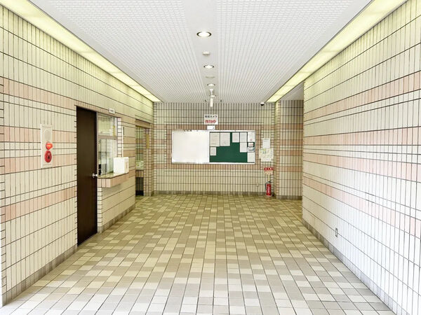 【アリオ1】エントランス