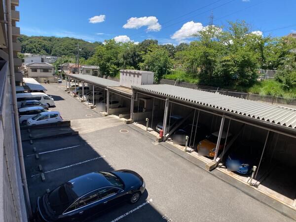 【ダイアパレス落合】駐車場
