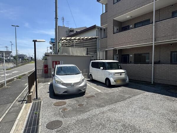 【キャッスル宮原】駐車場