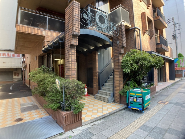 【朝日プラザ定禅寺北】エントランスアプローチ