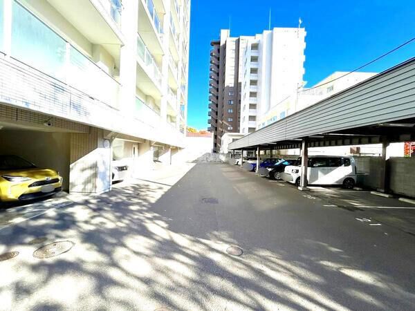 【パークホームズ近代美術館前】共用部分(駐車場) 【パークホームズ近代美術館前】共用部分(駐車場)