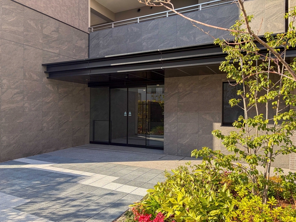 【ウエリス香里園】エントランス 【ウエリス香里園】エントランス