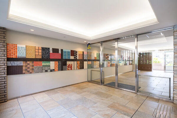 【オーベル明石町レジデンス】エントランス1