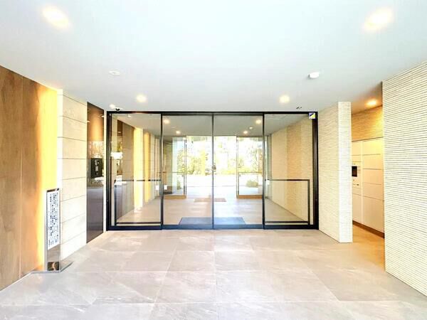 【ガーラ・レジデンス船堀プロムナード】エントランス1