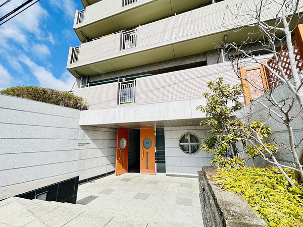 【プラネ吹田山手町アーバンビュー】外観