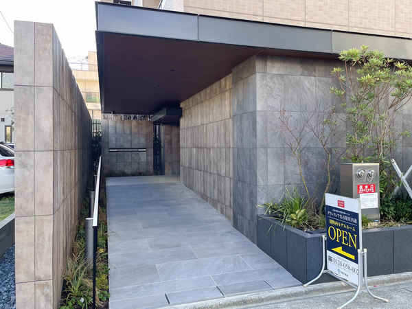 【グランクレア名古屋庄内通】エントランス
