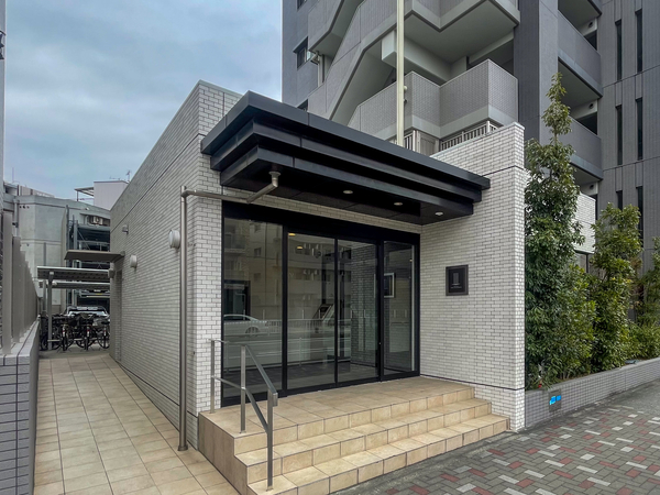 【ファミリアーレ矢田レジデンス】エントランス