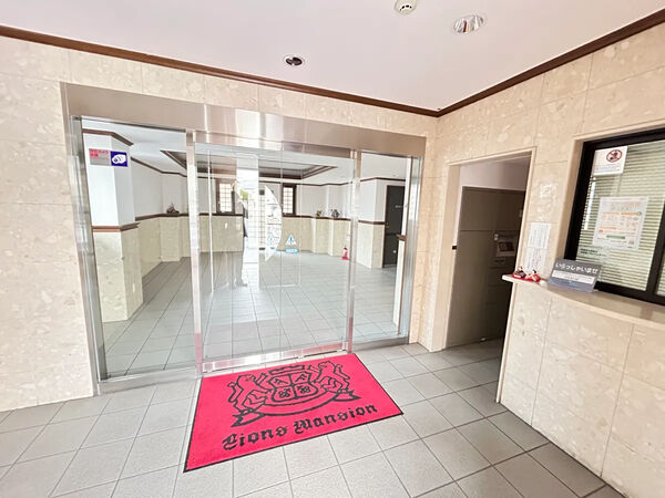 【ライオンズガーデン祇園】エントランス 【ライオンズガーデン祇園】エントランス