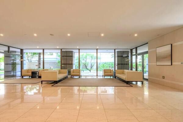 【三番町パークテラス桜苑】エントランス1