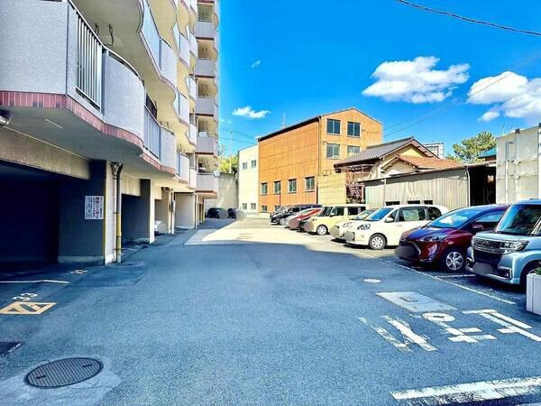 【宝稲葉地ハイツ】共用部分(駐車場) 【宝稲葉地ハイツ】共用部分(駐車場)