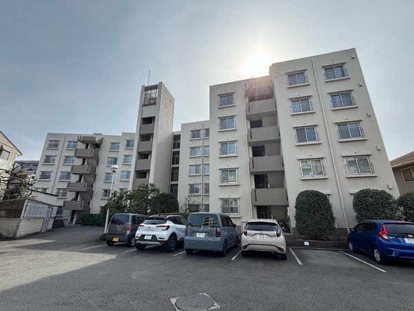 【東急西市ケ尾ドエリングA棟】外観