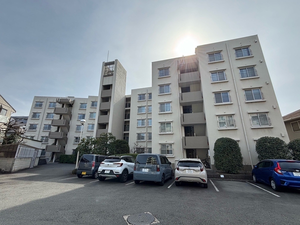 【東急西市ケ尾ドエリングA棟】外観