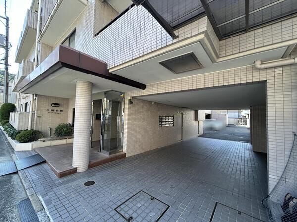 【牛田公園パーク・マンション】エントランス