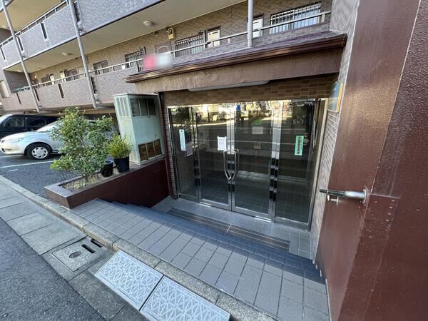 イーストセブンヒルズ