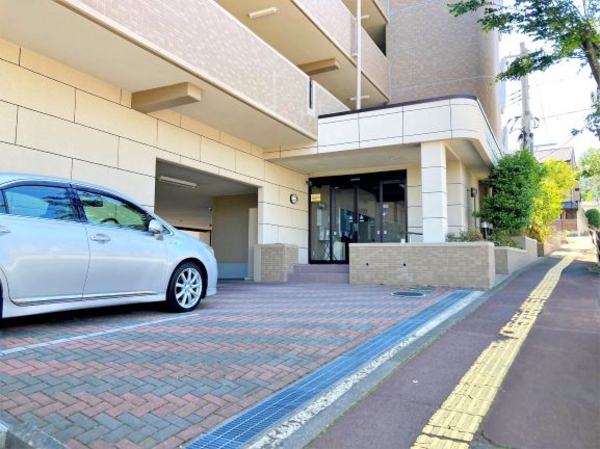 【チサンマンション八木山本町】エントランスアプローチ