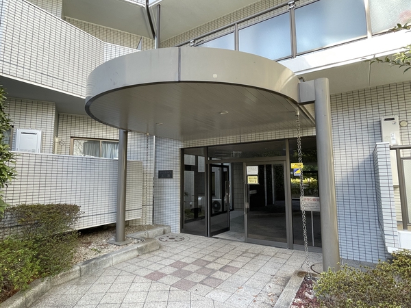 【ライネスハイム富岡】エントランス