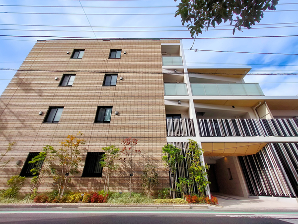 【リストレジデンス横濱弘明寺】外観