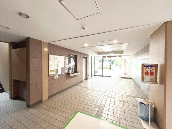 【グリーンコーポ江戸川親水公園】エントランス１