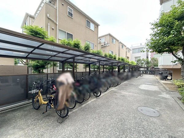 【グリーンコーポ江戸川親水公園】共用部分（駐輪場）１