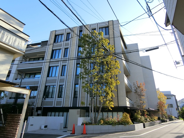 【クレヴィア三軒茶屋】外観