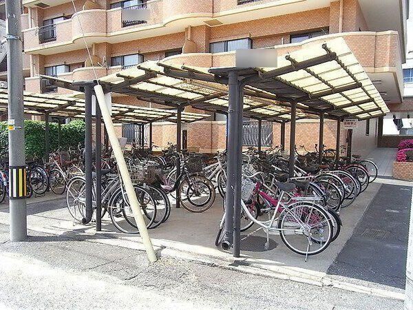 【ライオンズマンション倉敷】駐輪場