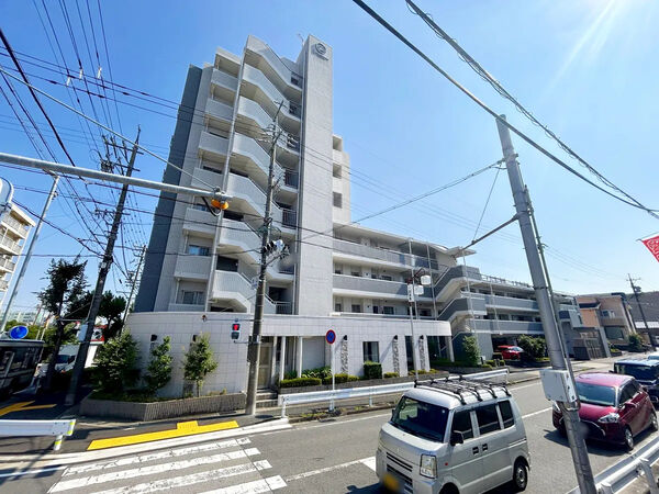 【ファミリアーレ鹿山】外観 【ファミリアーレ鹿山】外観