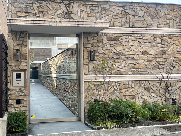 【リベール神戸本山】エントランス