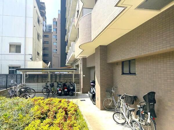 【エスティライフ難波西】共用部分（駐輪場）