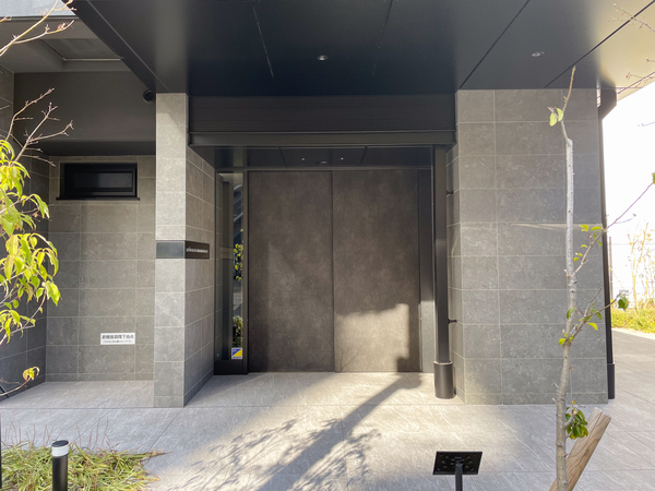 【リビオレゾン南森町】館銘板 【リビオレゾン南森町】館銘板