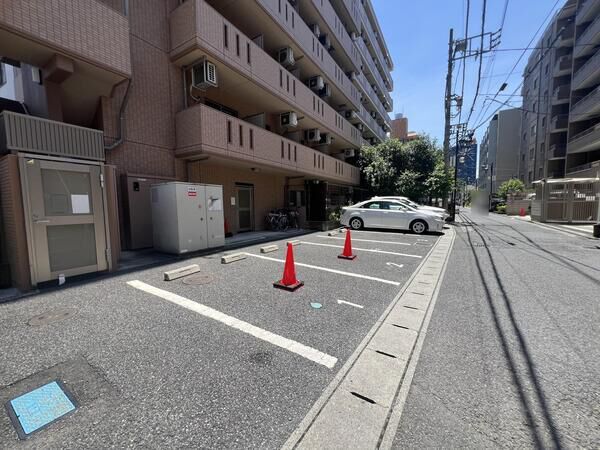 【LーFlatomiyaavignity】駐車場