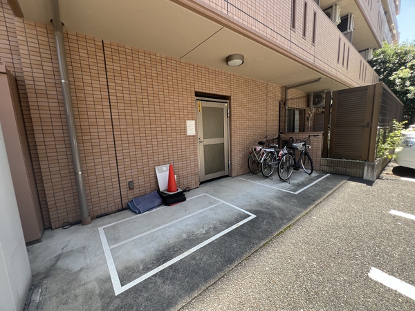 【LーFlatomiyaavignity】駐輪場