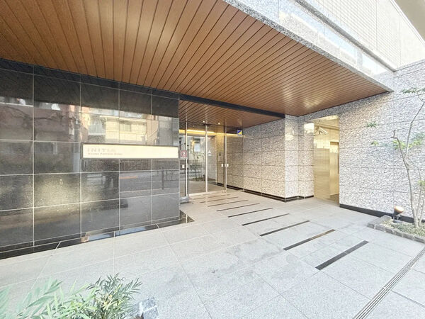 【イニシア練馬パークサイドステージ】エントランス