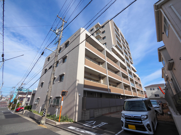 【ファミリアーレ桜台ヒルズ】外観