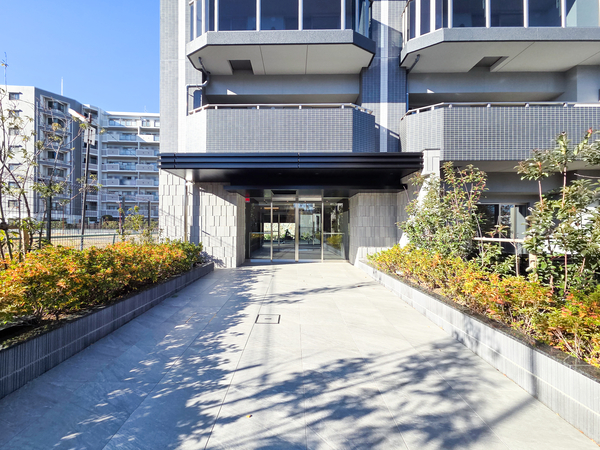 【レーベン川越南大塚GENIX】エントランス 【レーベン川越南大塚GENIX】エントランス