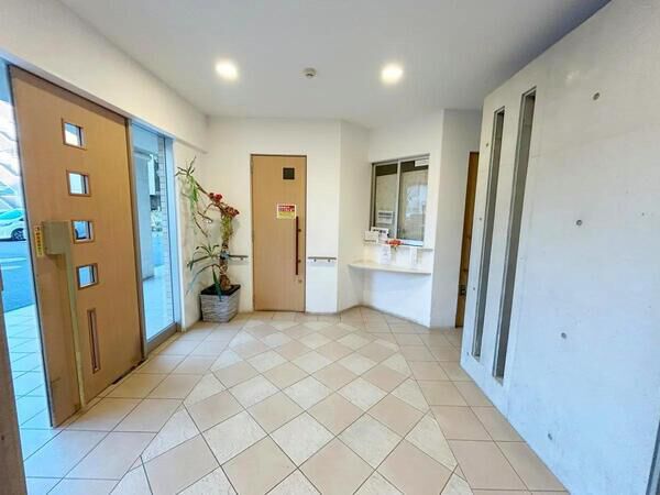 【パーソンズフェリーチェ津島西坂】エントランス1 【パーソンズフェリーチェ津島西坂】エントランス1