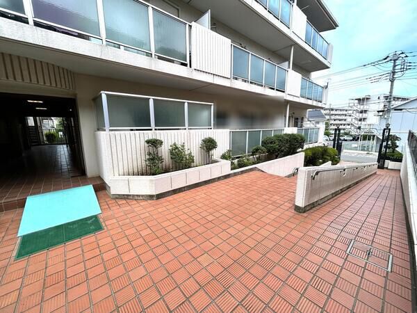 【豊栄サンパーク七里】エントランスホール 【豊栄サンパーク七里】エントランスホール