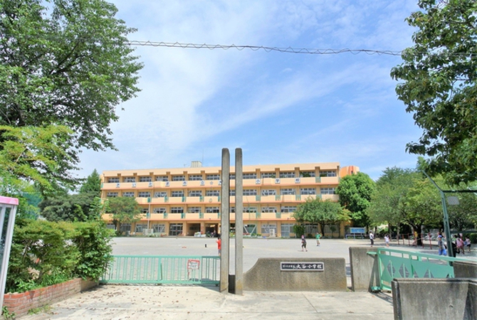 大谷小学校　約760m