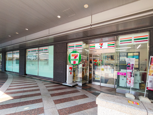 セブン-イレブン新宿アイランドタワー店まで約2m(徒歩1分) セブン-イレブン新宿アイランドタワー店まで約2m(徒歩1分)